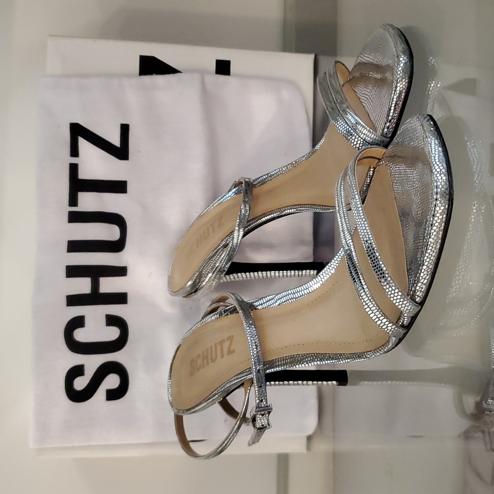SCHUTZ women’s Metallic Silver Strappy shoe Size 7 With A 4" Heel new in box - Picture 7 of 8